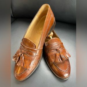 JOHNSTON & MURPHY Men’s leather tassel loafers. Size 9.5N